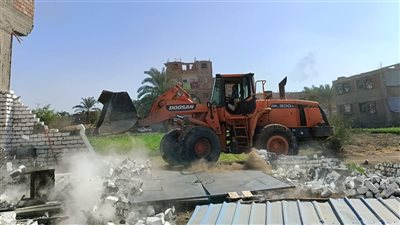 إزالة 83 حالة تعد على الاراضي الزراعية وأملاك الدولة ببني سويف