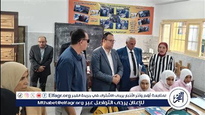 مدير عام التعليم الفني بالدقهلية يتفقد عددا من المدارس