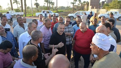 محافظ أسيوط يتابع رفع القمامة والمخلفات بمنطقة سور الأزهر بحى شرق   