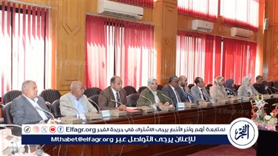 نائب محافظ الإسماعيلية يبحث مشاكل أصحاب الورش الحرفية المنقولين لمجمع الورش