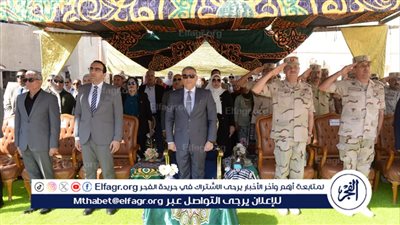 محافظ الإسماعيلية يشهد عروضًا لطلاب المدارس احتفالًا بالعيد القومي للمحافظة