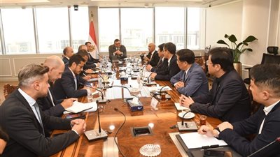 اجتماع أسبوعى لمتابعة مشروعات أبراج العاصمة والعلمين و