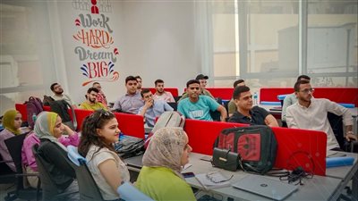 التنمية الصناعية: تدريب أكثر من 1700 طالب وطالبة بكليات الهندسة والحاسبات في مختلف المحافظات 