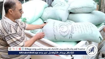 ضبط طن ونصف من الدقيق المدعم قبل بيعها في السوق السوداء بسمالوط وتحرير 4 محاضر بالمنيا