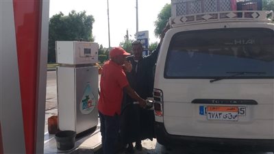 بعد تحريك أسعار الوقود.. وكيل تموين الأقصر يتابع محطات الوقود للتأكد من مدى انتظام العمل