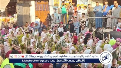 لابسين أبيض زي الملائكة..300 حافظًا للقرآن الكريم يُزفون في موكب إيماني بهيج بشوارع المنيا