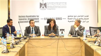 الحكومة تستهدف خلق بيئة استثمارية محفزة لنمو وتطور شركات القطاع الخاص