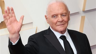 أنطوني هوبكنز يحيي شخصية هانيبال ليكتر في رسالة مرحة لكيم كارداشيان