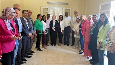 وفد الوكالة الأمريكية للتنمية الدولية وهيئة باثفايندر الدولية يطلعان على أنشطة برنامج 