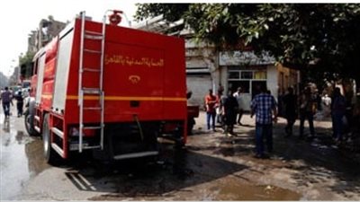 المعمل الجنائى يعاين أثار حريق هائل داخل مطعم شهير بحلوان