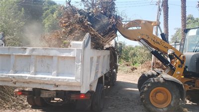 محافظ أسيوط يؤكد على استمرار رفع نواتج تطهير الترع والمصارف بمركز البداري  