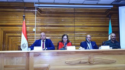 ملتقى توعوي بجامعة القاهرة حول الهجرة غير الشرعية والاتجار بالبشر