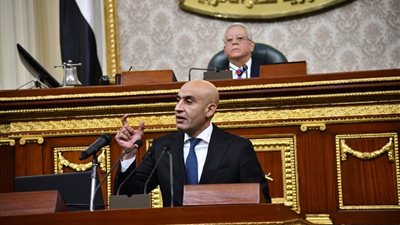 عبد اللطيف: خفض الكثافات الطلابية إلى معدلات أقل من (٥٠) طالبًا فى الفصل بنسبة نجاح تفوق ٩٩٪