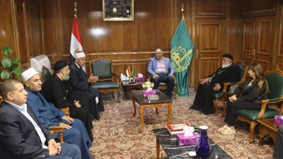 محافظ القليوبية يستقبل قيادات بيت العائلة المصرية  