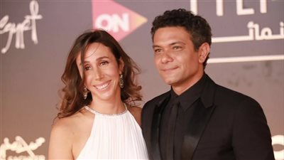 برفقة زوجته.. آسر ياسين يتألق في مهرجان الجونة السينمائي