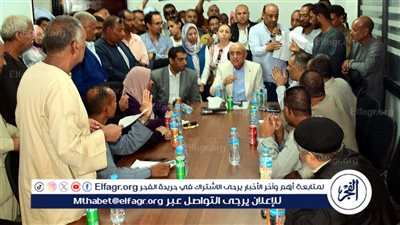 محافظ الأقصر يلتقي المواطنين ورجال الدين في لقاء موسع بمجمع خدمات النمسا