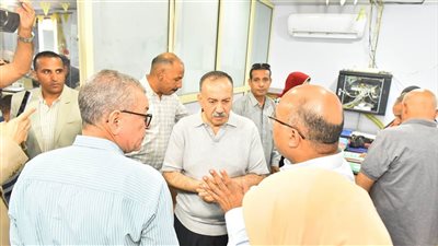 محافظ أسيوط يتفقد المركز التكنولوجي بحي شرق  