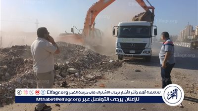 محافظ الدقهلية يعلن الحرب على مخلفات الهدم..برفع 1800 طن من حرم الطريق الدائري بالمنصورة