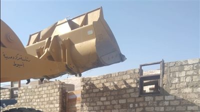 أبوالنصر: إزالة 12 حالة تعد على أراضي زراعية بأسيوط  