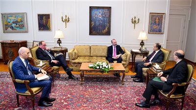 وزير الخارجية يستقبل رئيس مجموعة حزب الشعب بالبرلمان الأوروبي