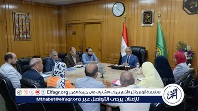 محافظ الإسماعيلية يوجه بإعداد دليل استرشادي مبسط لأصحاب المحال التجارية