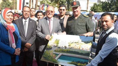 الأكاديمية العسكرية للدراسات العليا والاستراتيجية تنظم فعاليات اليوم الوطنى للدارسين الوافدين