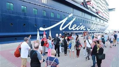 ميناء الإسكندرية يستقبل سفينة بنمية تحمل سياحا من جنسيات مختلفة