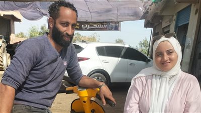 محمود الكومي رغم تعرضه لبتر ساقه يعمل ميكانيكي بالمنوفية 