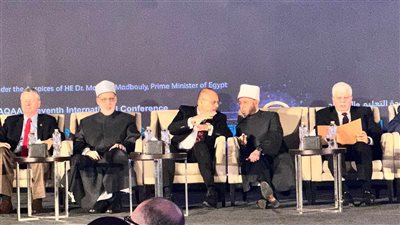 وزير العمل: 