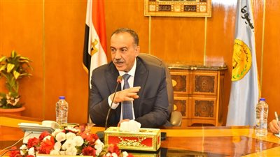 محافظ أسيوط: ضبط 50 شيكارة أسمدة زراعية و3 طن سكر وأعلاف دون فواتير وتحرير 123 محضرا مخالفة