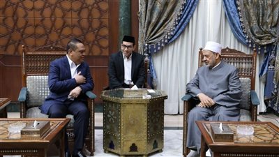 شيخ الأزهر يستقبل رئيس مؤسسة «السلام في العالمين» الإندونيسية الخيرية