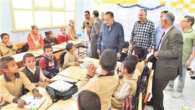 تفاصيل زيارة محافظ أسيوط لمدرسة النواورة الجديدة للتعليم الأساسي بمركز البدارى   