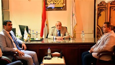 محافظ الأقصر يوجه بالاهتمام بملفات التصالح والتقنين ومشروعات 