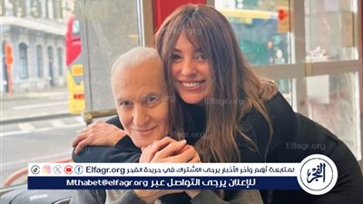 نيرمين الفقي برفقة والدها: 