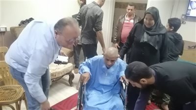 محافظ المنوفية يستجيب لاستغاثة حالة مشردة ويوجه بتوفير الرعاية الطبية لها