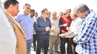 محافظ أسيوط يتفقد أراضي الاستصلاح الزراعي بقرية النواورة بمركز البداري  