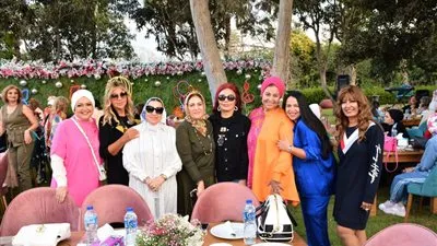 إيمي سمير غانم تشارك صديقات دلال عبد العزيز احتفالاتهن الخاصة