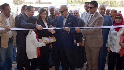 محافظ الأقصر يفتتح مدرسة 