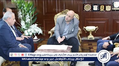 محافظ بني سويف يبحث مع رئيس تنمية الصعيد مشروع إنشاء مجمع لتجفيف الطماطم 