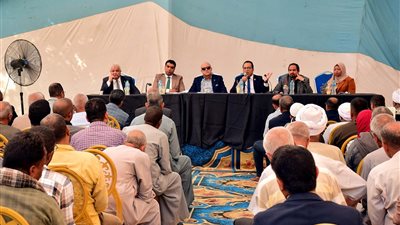 محافظ الأقصر يعقد لقاء جماهيري مع أهالي الضبعية ويستجيب لمطالبهم