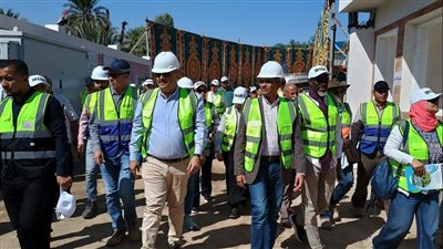 نائب وزير الإسكان يتفقد مشروعات الصرف الصحي بمركز إسنا بمحافظة الأقصر