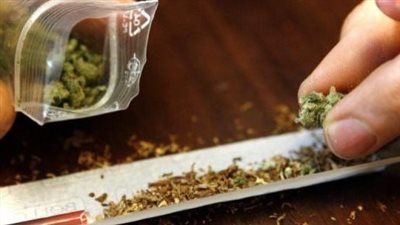 التحقيق مع عاطل لحيازته مخدر الحشيش في أكتوبر