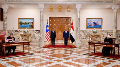 الرئيس السيسي ورئيس وزراء ماليزيا يشهدان توقيع مذكرة تفاهم بين البلدين 