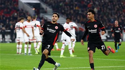 مرموش سجل وصنع.. آينتراخت فرانكفورت يهزم شتوتجارت في الدوري الألماني