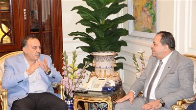 محافظ أسيوط يلتقى رئيس الجهاز التنفيذي للهيئة العامة لمحو الأمية لبحث سبل التعاون المشترك 