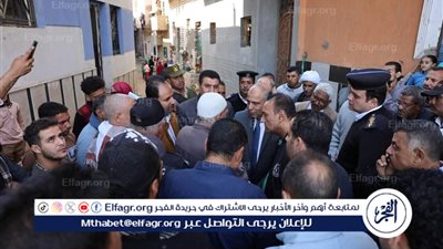 محافظ المنيا يتفقد مجمع خدمات