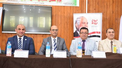 رئيس جامعة أسيوط يفتتح فعّاليات اليوم العلمى التثقيفي