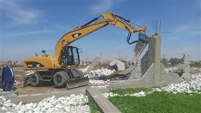 محافظ أسيوط يعلن عن إزالة 18 حالة تعدي على أراضي زراعية وأملاك دولة بمركزي القوصية وساحل سليم