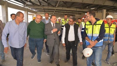 محافظ أسيوط يتفقد مشروع إنشاء موقف نموذجي لسيارات الأجرة وسوق حضري بمركز أبنوب