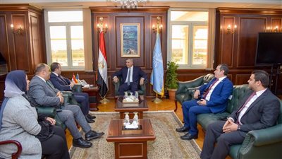 محافظ الإسكندرية يبحث مع رئيس هيئة الإسعاف المصرية تعزيز الخدمات الإسعافية بالمحافظة